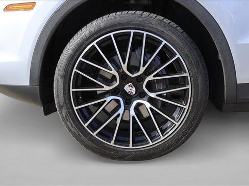 Used 2019 Porsche Cayenne AWD/4WD image 9