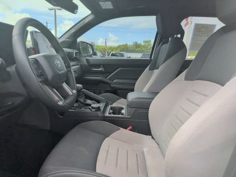 Used 2025 Toyota Tacoma TRD Off-Road w/ TRD Off Road Upgrade Package AWD/4WD image 16