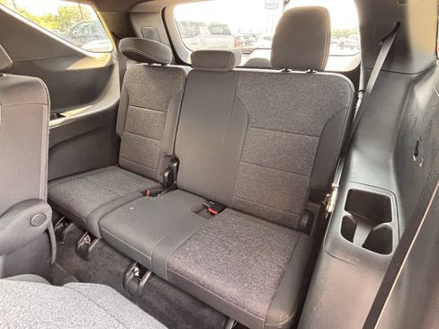 Used 2025 Chevrolet Traverse LT w/ Driver Confidence Package FWD image 26