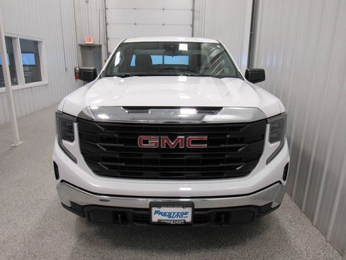 Used 2022 GMC Sierra 1500 Pro w/ Pro Value Package AWD/4WD image 9