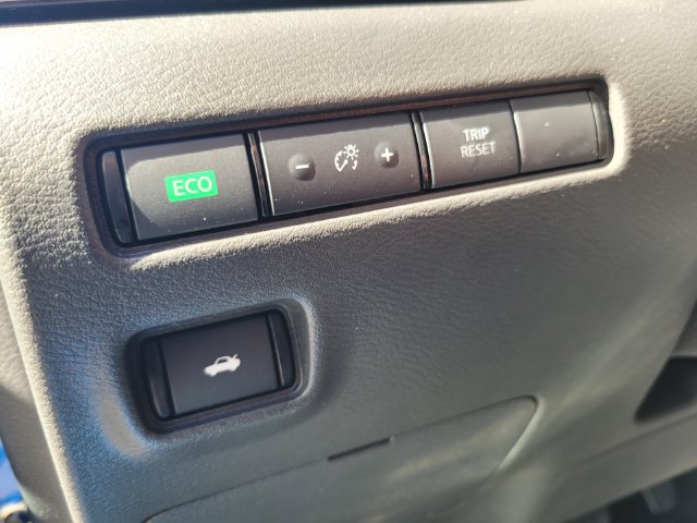 Certified 2025 Nissan Sentra SV FWD image 19