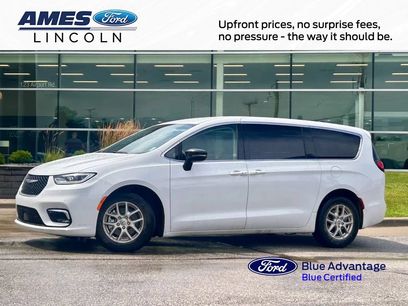 Used 2024 Chrysler Pacifica Touring-L