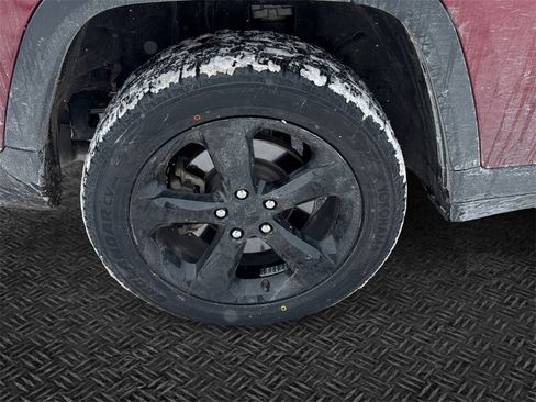 Certified 2022 Jeep Grand Cherokee L Altitude image 12