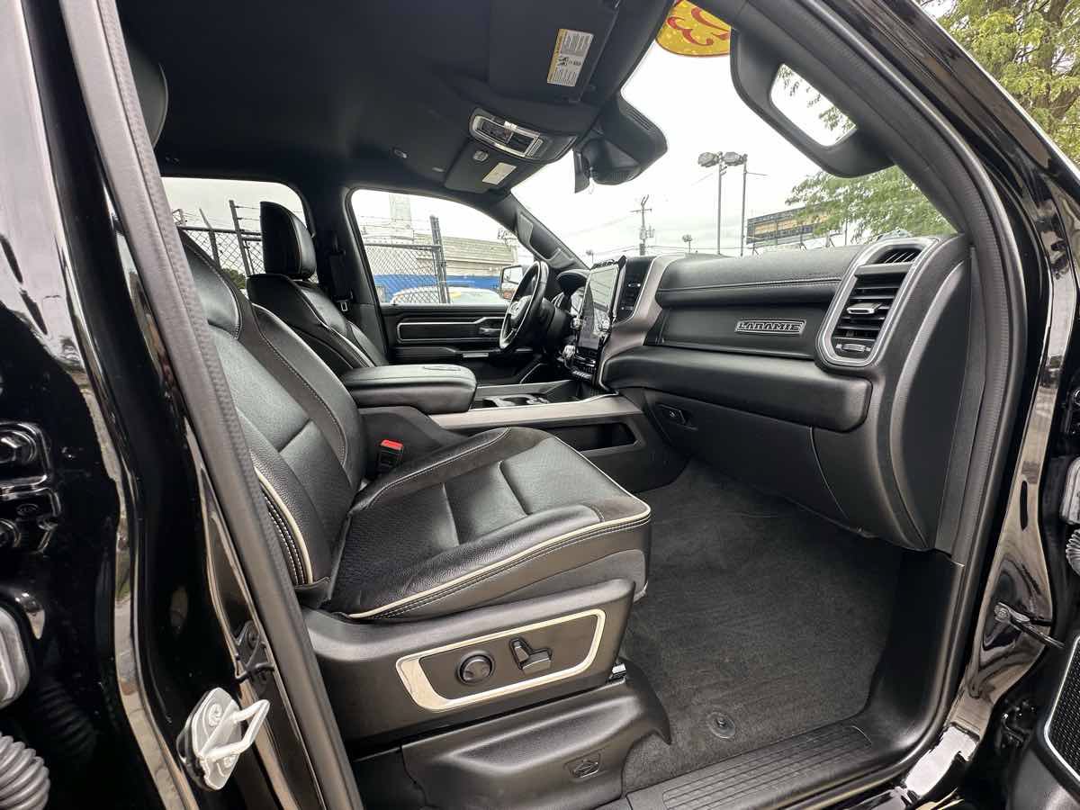 Used 2023 RAM 1500 Laramie AWD/4WD image 17