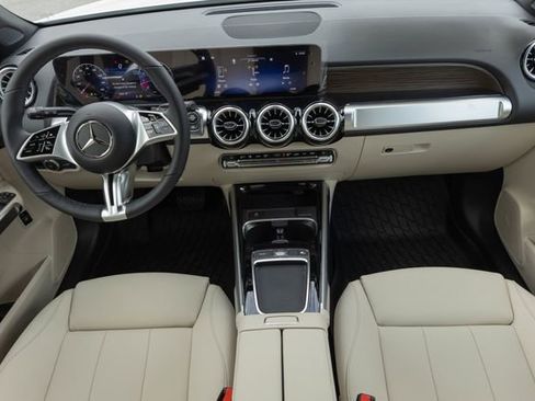 New 2026 Mercedes-Benz GLB 250 4MATIC image 22