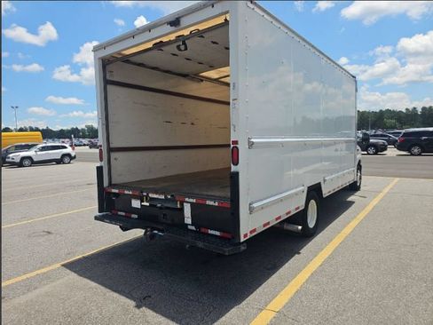 Used 2021 Ford E-350 and Econoline 350 Super Duty RWD image 3