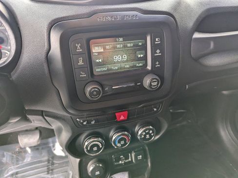 Used 2017 Jeep Renegade Latitude w/ Cold Weather Group AWD/4WD image 19