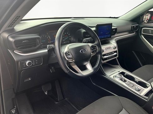 Used 2022 Ford Explorer XLT image 14