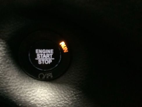 Used 2019 Jeep Cherokee Latitude Plus image 32