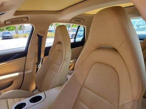 Certified 2019 Porsche Panamera RWD image 5