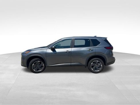 Used 2025 Nissan Rogue SV AWD/4WD image 3