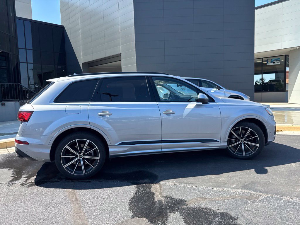Used 2022 Audi Q7 3.0T Prestige AWD/4WD image 2