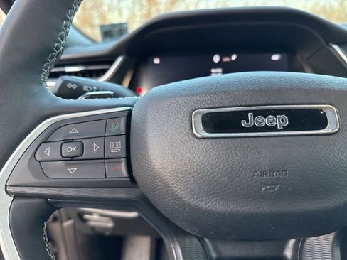 Used 2023 Jeep Grand Cherokee Altitude image 35