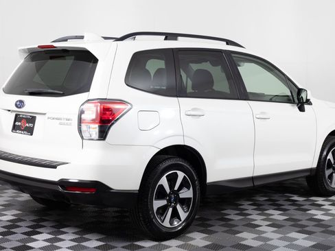 Used 2017 Subaru Forester 2.5i Premium AWD/4WD image 7