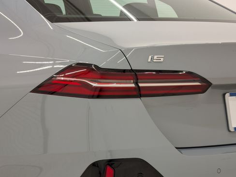 New 2026 BMW i5 eDrive40 w/ M Sport Package RWD image 13