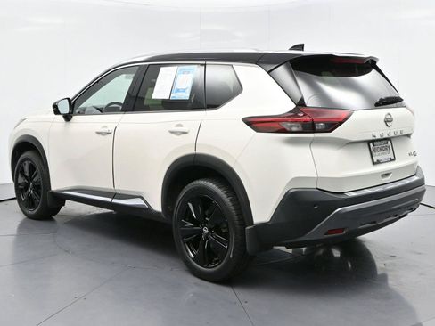 Used 2023 Nissan Rogue SL FWD image 5