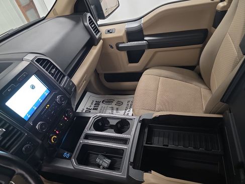Used 2017 Ford F150 XLT w/ Equipment Group 302A Luxury AWD/4WD image 33