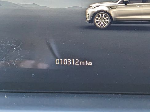 Used 2024 Land Rover Discovery Dynamic SE image 15