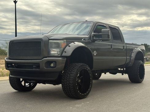 Used 2015 Ford F250 Lariat w/ Lariat Ultimate Package AWD/4WD image 8