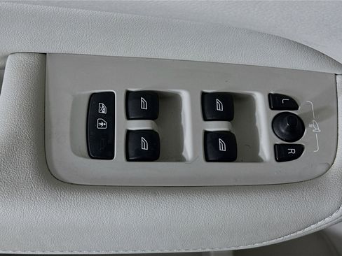 Used 2023 Volvo XC60 B5 Plus w/ Protection Package Premier image 14