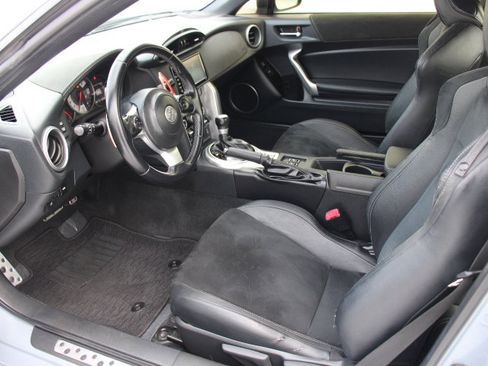 Used 2018 Toyota 86 image 10