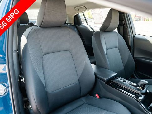 Used 2025 Toyota Prius LE FWD image 29