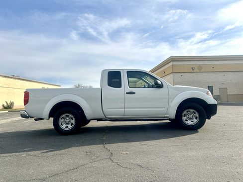 Used 2019 Nissan Frontier S image 3