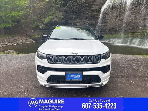 Used 2024 Jeep Compass Limited w/ High Altitude Package AWD/4WD image 2