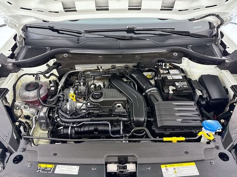Used 2023 Volkswagen Taos SE FWD image 29
