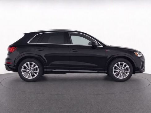 Used 2025 Audi Q3 2.0T Premium w/ Convenience Package AWD/4WD image 3