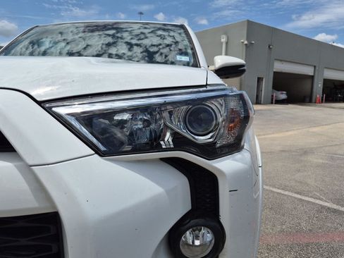 Used 2020 Toyota 4Runner SR5 Premium AWD/4WD image 11