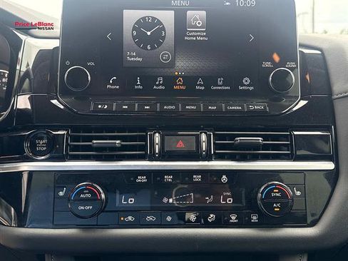Certified 2025 Nissan Pathfinder SL AWD/4WD image 24