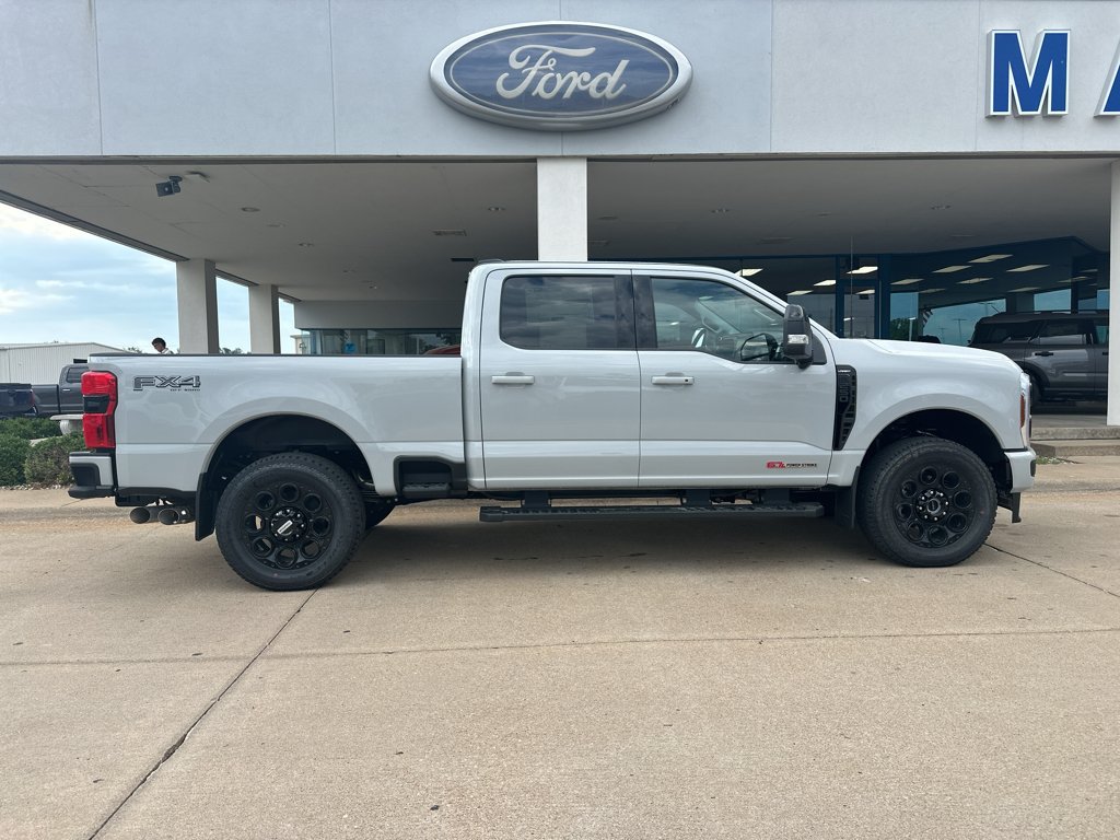 New 2026 Ford F250 Lariat w/ Black Appearance Package AWD/4WD image 13