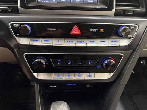 Used 2019 Hyundai Sonata SE FWD image 16