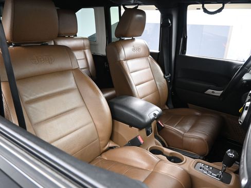 Used 2012 Jeep Wrangler Unlimited Sahara w/ Dual Top Group image 25