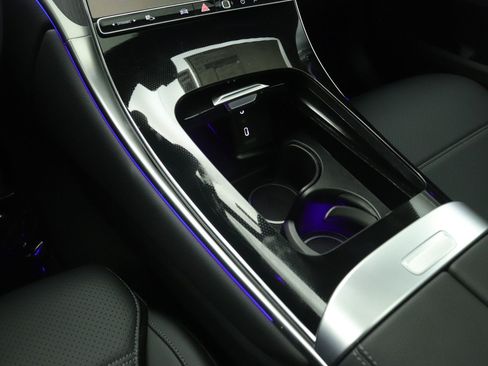 New 2027 Mercedes-Benz GLC 300 image 6