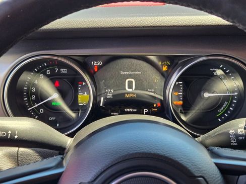 Used 2023 Jeep Wrangler Unlimited w/ Cold Weather Group AWD/4WD image 31