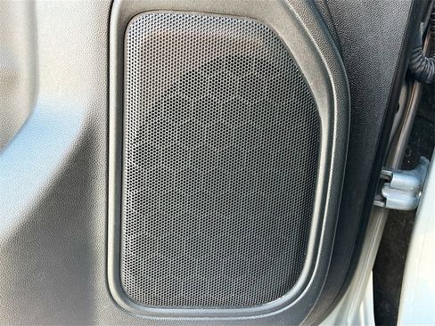 Used 2023 Chevrolet Silverado 1500 Custom image 18