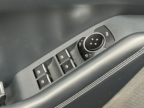 Used 2023 Ford Mustang Mach-E Select image 13