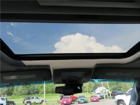 Used 2017 Chevrolet Tahoe Premier image 3