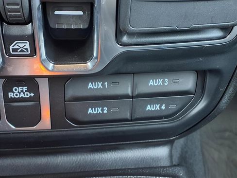 Used 2024 Jeep Gladiator Sport image 21