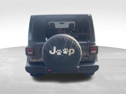 Used 2020 Jeep Wrangler Unlimited Sahara image 8