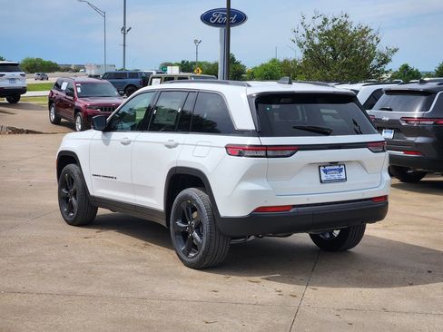 New 2026 Jeep Grand Cherokee Limited image 3