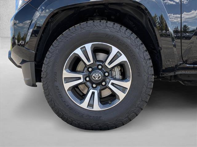 Used 2022 Toyota Tacoma TRD Off-Road RWD image 5