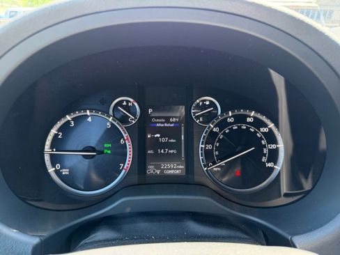 Used 2022 Lexus GX 460 Luxury w/ Sport Design Package AWD/4WD image 23