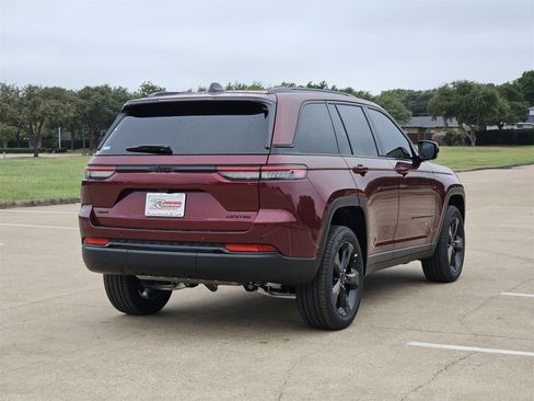 New 2025 Jeep Grand Cherokee Limited w/ Black Appearance Package image 4