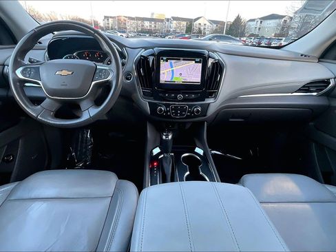 Used 2018 Chevrolet Traverse LT image 14