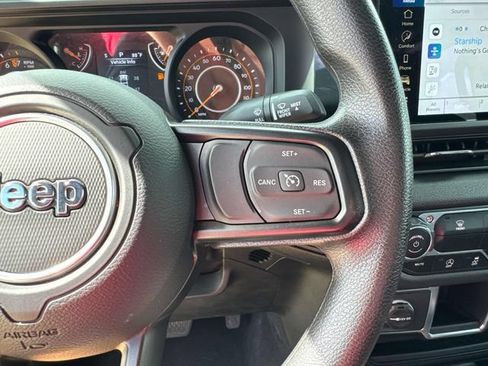 Used 2024 Jeep Gladiator Sport AWD/4WD image 32