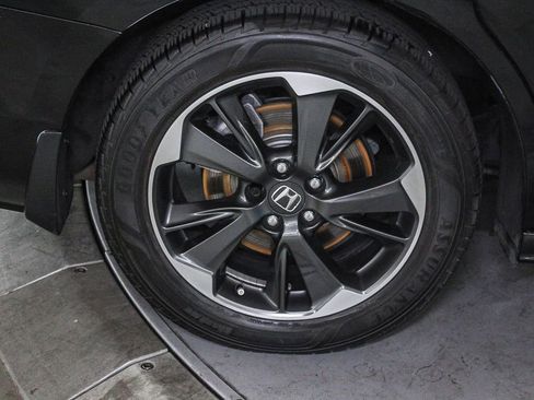 Used 2023 Honda Odyssey Elite image 9