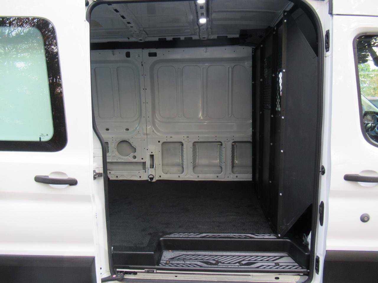 Used 2019 Ford Transit 250 148 Medium Roof RWD image 15